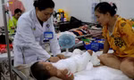 Mẹ lóc da cứu con bị bỏng nước sôi thoát chết