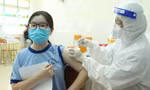TPHCM rút ngắn thời gian tiêm nhắc vắc xin COVID-19