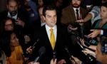 Nghị sĩ Cộng hòa Matt Gaetz phát biểu với báo chí sau khi trình kiến nghị phế truất Chủ tịch Hạ viện Kevin McCarthy. (Ảnh: Reuters)