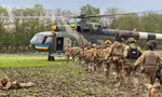 Các thành viên thuộc Lữ đoàn tấn công số 82 của Ukraine. (Ảnh: BQP Ukraine)