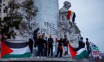 Người biểu tình ủng hộ Palestine ở Pháp ngày 12/10. (Ảnh: Reuters)
