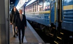 Ông Biden đáp tàu hoả đến thăm Ukraine 