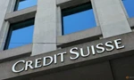 Trước trụ sở của Credit Suisse