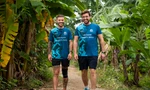 Hai thầy giáo Jake Norris và Sean Down sẽ thực hiện hành trình đi bộ từ Hà Nội vào TP HCM trong 3 tháng, bắt đầu từ ngày 2/12. (Ảnh: ĐSQ Úc)