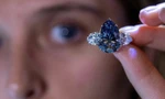Viên kim cương xanh cực hiếm Bleu Royal. (Ảnh: Reuters)