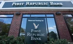 Trước trụ sở của First Republic. (Ảnh: AP)