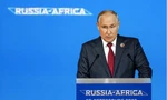 Tổng thống Nga Vladimir Putin phát biểu tại hội nghị thượng đỉnh Nga - châu Phi tại St. Petersburg ngày 27/7. (Ảnh: Tass)