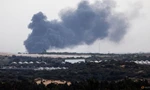 Khói bay lên tại một địa điểm thuộc thuộc Dải Gaza nhìn từ miền nam Israel ngày 4/11. (Ảnh: Reuters)