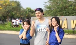 Nam chính 'Bộ tứ báo thủ' Quốc Anh cùng các bạn trẻ sôi nổi thi chạy bộ 