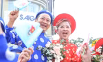 50 đôi công nhân ở TPHCM di chuyển bằng metro, buýt đường sông trong lễ cưới tập thể