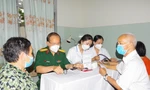 Bác sĩ quân y khám chữa bệnh, tặng thuốc đến bà con nhân dân Bà Rịa-Vũng Tàu