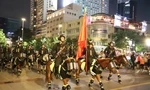 Sôi động màn diễu hành kỵ binh trên đường phố TPHCM