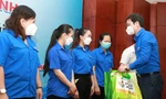 Tặng quà cho các đoàn viên, thanh niên công nhân có hoàn cảnh khó khăn tại TPHCM