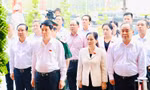 Chủ tịch nước Lương Cường dâng hương Khu di tích lịch sử Ngã Ba Giồng