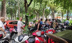 UBND TPHCM ra văn bản 'khẩn', yêu cầu rà soát nhu cầu gửi xe của người dân