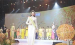Thùy Tiên cùng Hoa hậu Hòa bình 4 nước catwalk trong Gala 'Tinh hoa gạo Việt'