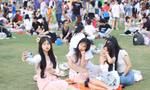 Hàng nghìn người đổ về khu Đông TPHCM 'sống chậm'