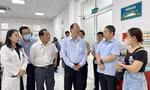 Lãnh đạo TPHCM thăm các nạn nhân bị thương do gãy nhánh cây ở công viên Tao Đàn