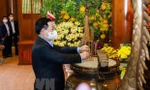 Chủ tịch Quốc hội dâng hương tưởng niệm Bác Hồ tại Nghệ An