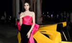 Hoa hậu Đỗ Thị Hà diện váy cúp ngực lạ mắt, khoe dáng nóng bỏng bên siêu xe 