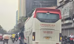 Hà Nội: Xe khách, xe hợp đồng trên 16 chỗ tung hoành phố cổ trước ngày bị cấm 