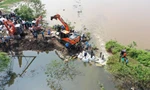 Vỡ bờ hữu sông Ngũ Huyện Khê tại Hà Nội
