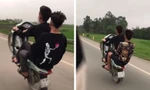 Các thanh thiếu niên có hành vi bốc đầu xe máy bị người dân quay clip gửi cơ quan công an để xử lý