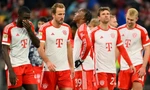Các cầu thủ Bayern thể hiện sự thất vọng sau thất bại gây sốc.