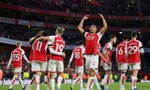 Arsenal giành 3 điểm trên sân nhà