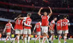 Arsenal giành 3 điểm trên sân nhà