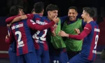 Các cầu thủ Barcelona ăn mừng chiến thắng.