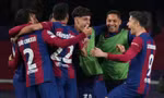 Các cầu thủ Barcelona ăn mừng chiến thắng.