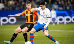 Chân sút Lewandowski mất hút trong trận thua của Barcelona