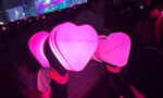 Fan BlackPink tại Hà Nội sôi sục lùng mua lightstick 'búa hồng' 