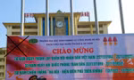 Trường đại học treo áp phích in cờ Trung Quốc, Bộ GD&ĐT yêu cầu gì?