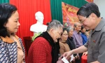 Phó Chủ tịch Quốc hội Nguyễn Đức Hải tặng quà Tết người nghèo ở Quảng Nam