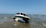 Cận cảnh chiếc ca nô vỡ toác mũi, mình đầy thương tích sau thảm nạn khiến 17 người chết