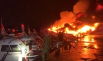 Nguyên nhân ban đầu vụ 8 tàu ca nô bốc cháy ngùn ngụt ở bến Cửa Đại, Hội An