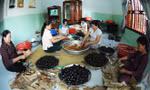 Thu bạc triệu mỗi ngày từ bánh ít lá gai dịp Tết