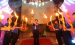 Ngọn đuốc tiếp lửa truyền thống cho thế hệ trẻ cũng đã được thắp lên để nhắc lại truyền thống cách mạng hào hùng.