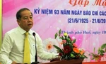 Ông Phan Ngọc Thọ đề nghị Sở TT&TT tham mưu cho lãnh đạo tỉnh phương án mỗi tháng họp báo một lần. Thậm chí 10 ngày một lần chúng ta có một thông cáo báo chí kịp thời, chính xác những sự kiện của tỉnh nhà cho phóng viên đưa tin. Ảnh: Q. Tám