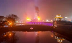 Thần công khai hỏa trên Kỳ đài Huế. Ảnh: Đình Huy