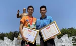 Minh Chí (trái)-Minh Thiện cùng gặt hái thành công ở Tiền Phong Marathon. Ảnh: CTV 