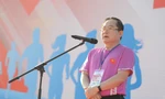 Nhà báo Lê Xuân Sơn, Tổng Biên tập báo Tiền Phong, đồng Trưởng ban Tổ chức giải Vô địch Quốc gia marathon và cự ly dài báo Tiền Phong lần thứ 63 năm 2022 phát biểu khai mạc. Ảnh: Dương Triều