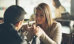Vô ý đổ cà phê vào người 'khách sộp', gái trẻ không ngờ dính 'bẫy tình' cay đắng phía sau