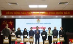 Trung ương Đoàn trao quà cho 30 cán bộ có hoàn cảnh khó khăn dịp Tết Nguyên đán 2024