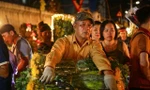 Chợ hoa Quảng Bá tấp nập cận ngày Rằm tháng 7