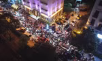 Thi công đường gom đại lộ Thăng Long: Đi gần ba tiếng không qua chỗ tắc, người dân gửi xe đi bộ về nhà