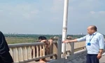 Tài xế buýt kể khoảnh khắc cứu nam thanh niên định nhảy cầu Vĩnh Tuy