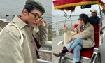 Sơn Tùng ngồi xích lô dạo Hồ Tây